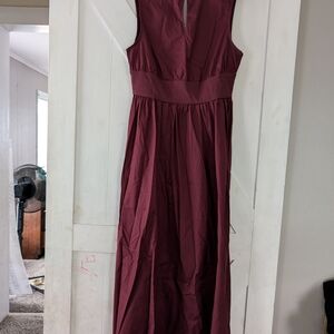 Chic Sleeveless Maxi Dress in Deep Burgundy